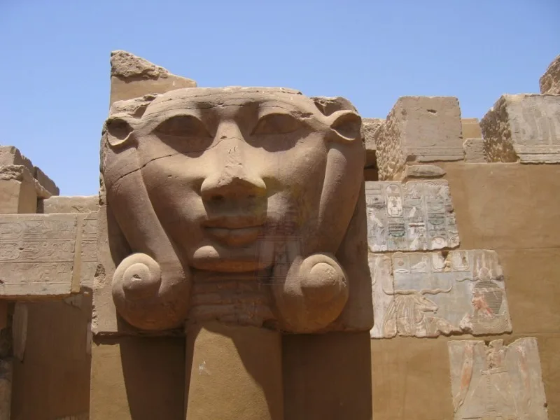 Faccia della Dea Hathor